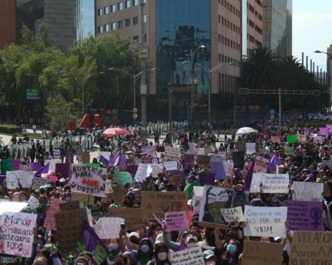 #8M |  Women fill the streets of the country with demands and few disturbances