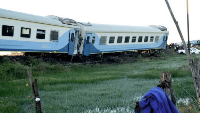 A train derailed 10 kilometers from the city of Olavarría