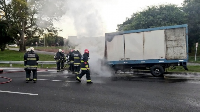 A truck caught fire and a policeman was hit by a van
