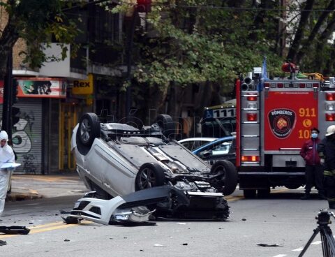 Accident in Palermo: a vehicle overturned and was hit by a bus