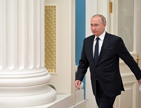 According to the rating agency Fitch, Russia is on the verge of default