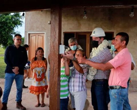 After 30 years of waiting, about 600 families in Chiquitania have electricity in their homes