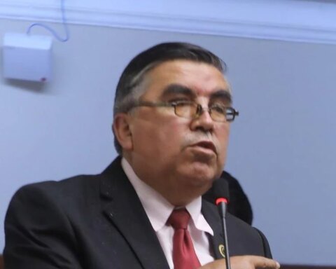 Álex Paredes criticizes Congress for the resignation of Minister Juan Silva: "Who's next tomorrow, Mr. Condori?"