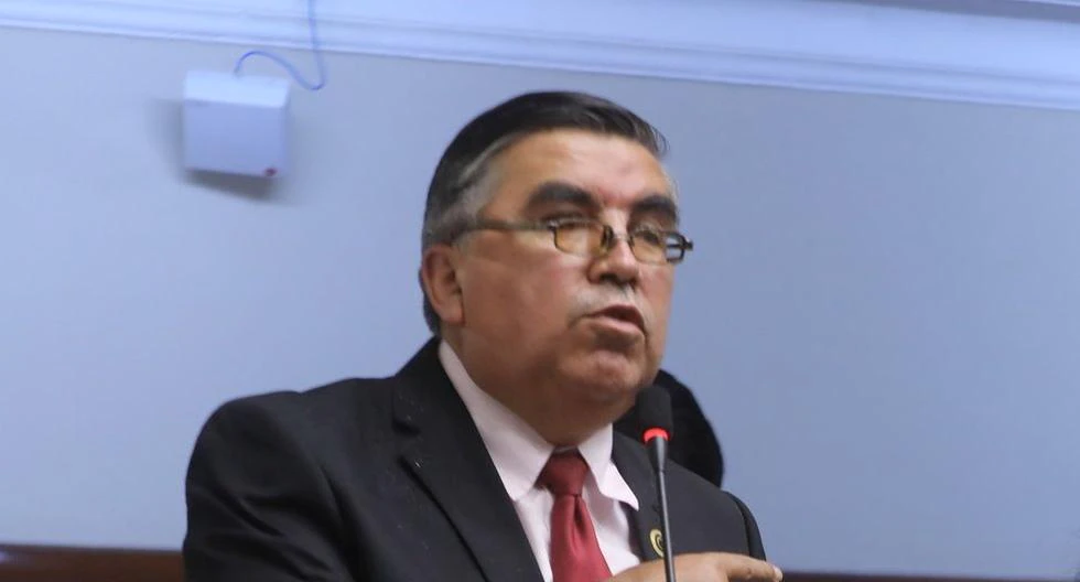 Álex Paredes criticizes Congress for the resignation of Minister Juan Silva: "Who's next tomorrow, Mr. Condori?"