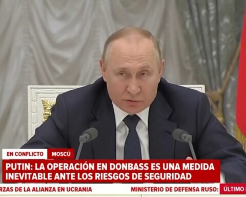 Antel removed the Russian state channel RT from Vera TV.  The embassy lamented