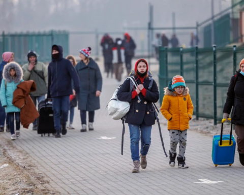 Argentina received the first family of Ukrainians fleeing the war