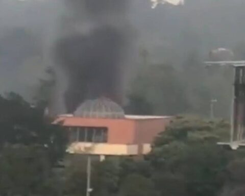 At this time they report a fire in the Center for Higher Studies of the National Police