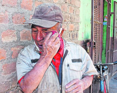 "Ayrampito": The 83-year-old man who earns only 20 soles a week in Huancayo