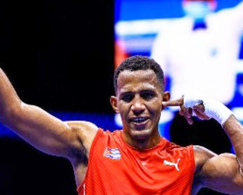 Boxer Herich Ruiz escapes and connects a hook to the liver to the Cuban regime