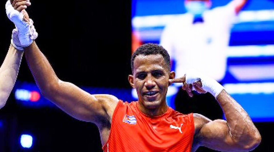 Boxer Herich Ruiz escapes and connects a hook to the liver to the Cuban regime