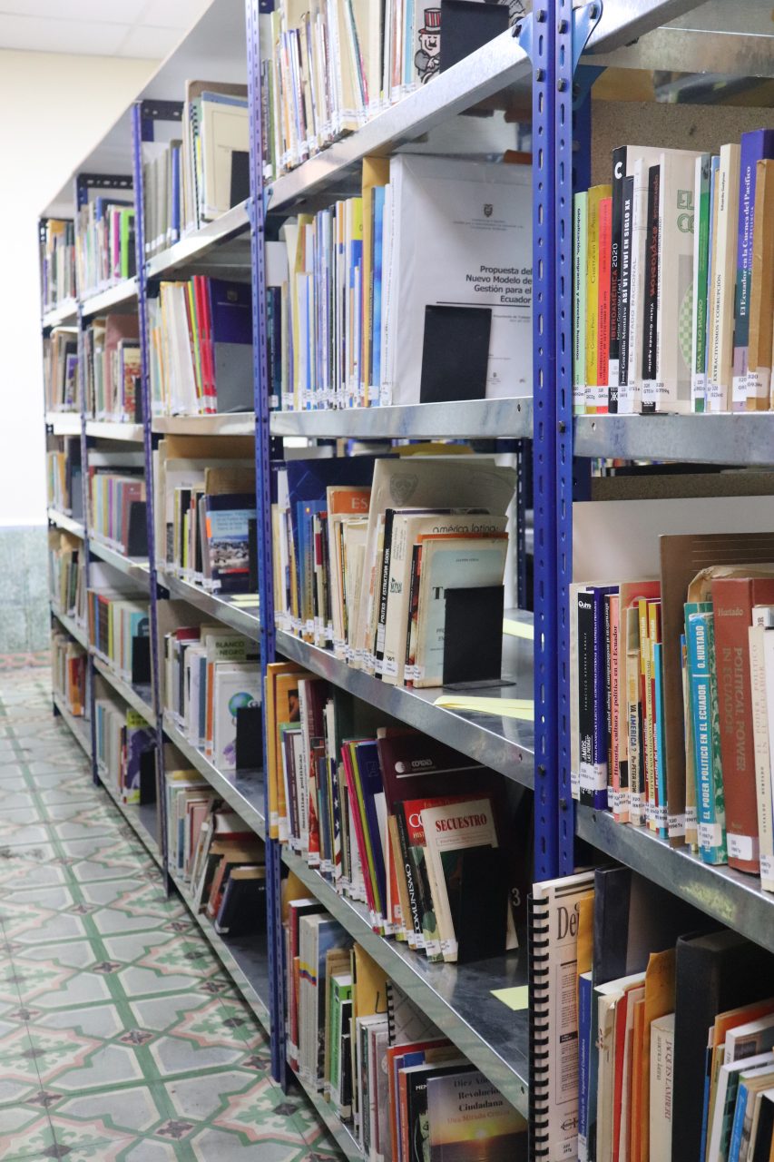 Budget cut endangers the Ecuadorian Library Aurelio Espinosa Pólit
