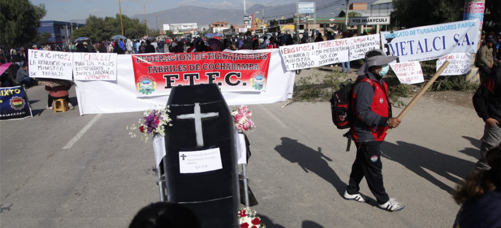 COD Cochabamba says that it mobilized due to inertia of the COB and the Government minimizes the protest