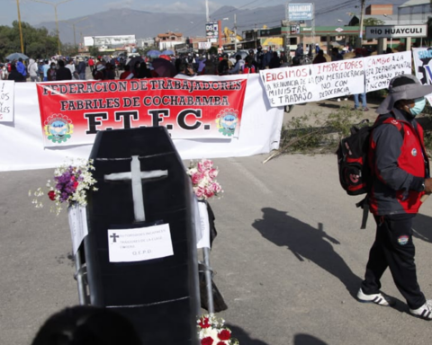 COD Cochabamba says that it mobilized due to inertia of the COB and the Government minimizes the protest