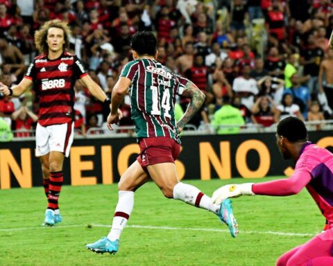 Carioca: Cano scores two and Fluminense beats Flamengo at Maracanã