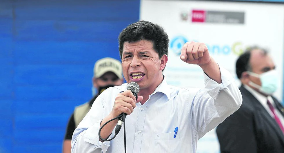 Castillo divides: "Today the rich march"