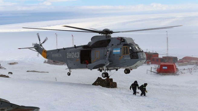 Challenge below zero: two Irízar helicopters to supply the 13 Antarctic bases