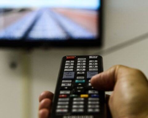 Chamber approves extension of old subscription TV grants