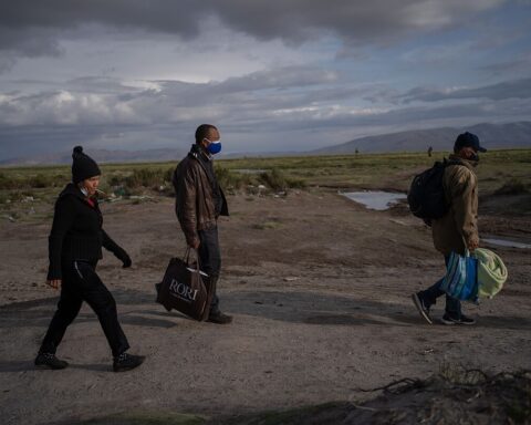 Coastguards kill a 9-month-old Venezuelan baby by shooting at a boat with 20 migrants