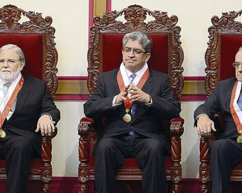 Congress: they file a constitutional complaint against magistrates Blume, Ferrero, Sardón and Miranda