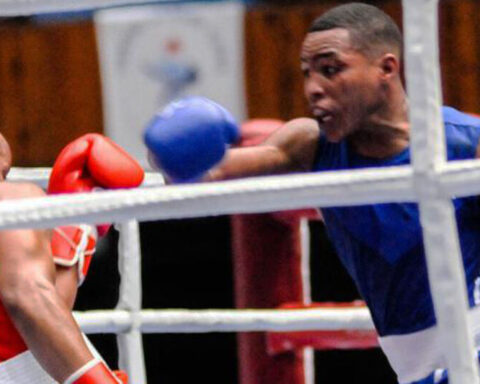 Cuban boxer Kevin Brown escapes prior to his participation in a tournament in Ecuador