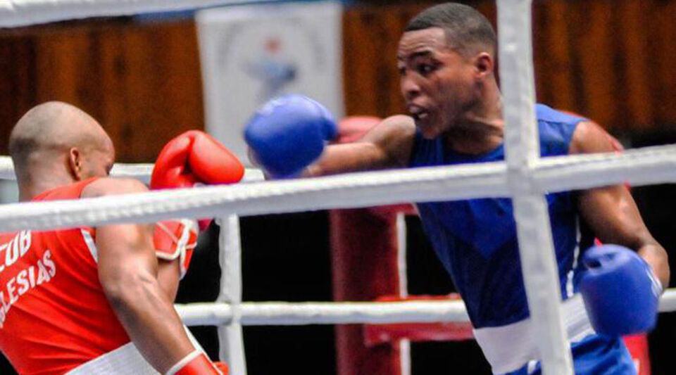Cuban boxer Kevin Brown escapes prior to his participation in a tournament in Ecuador