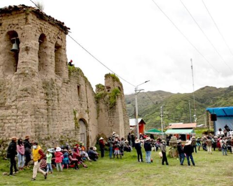 Cusco: the wall structures of the Santiago Apóstol de Totora Temple are declared cultural heritage of the Nation