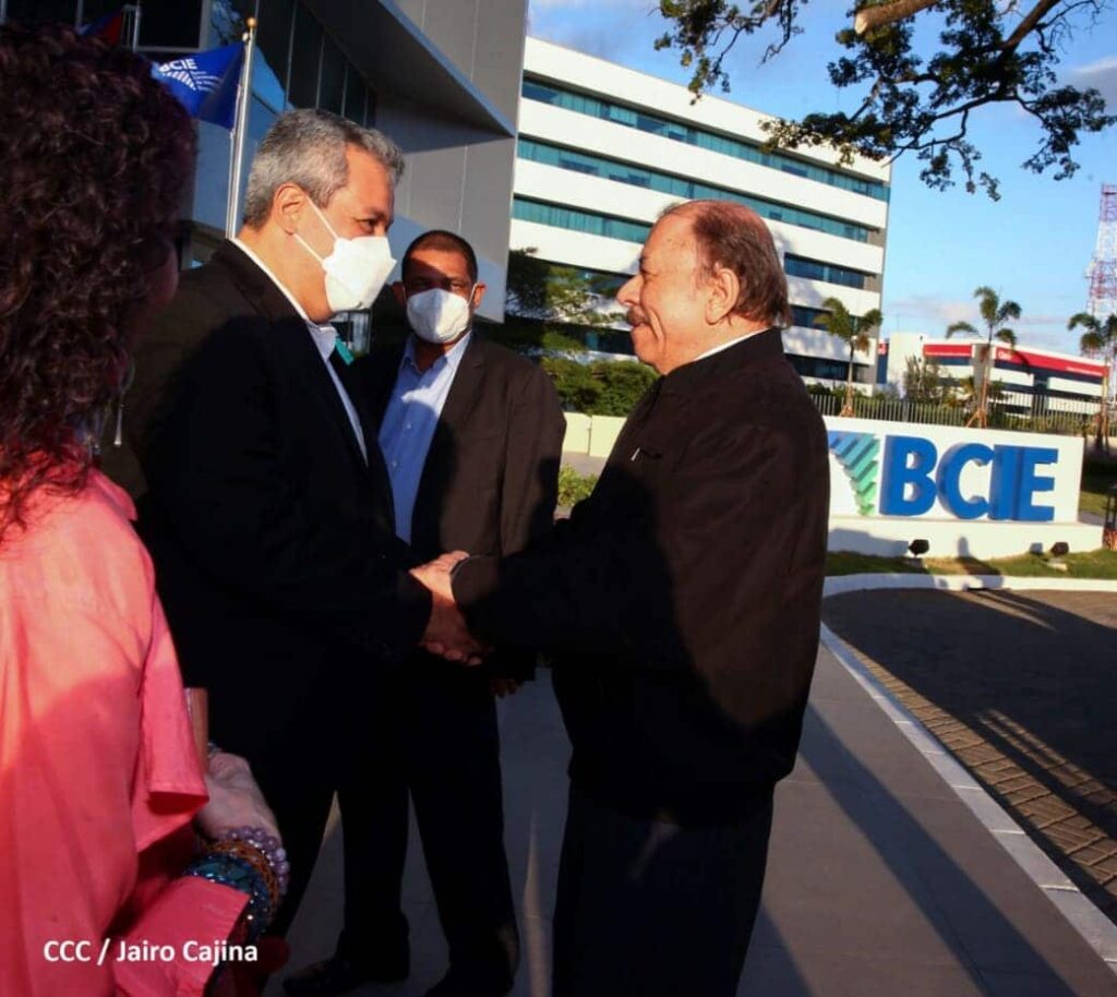 Dante Mossi BCIE Daniel Ortega