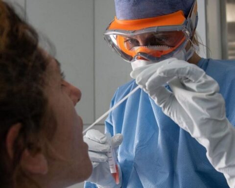 Deaths and infections of coronavirus decreased in Argentina: what the new health report says