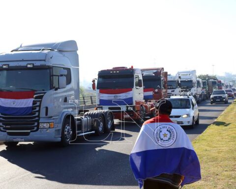 Disorientation in the Executive: project is delayed and truckers will come to Asunción