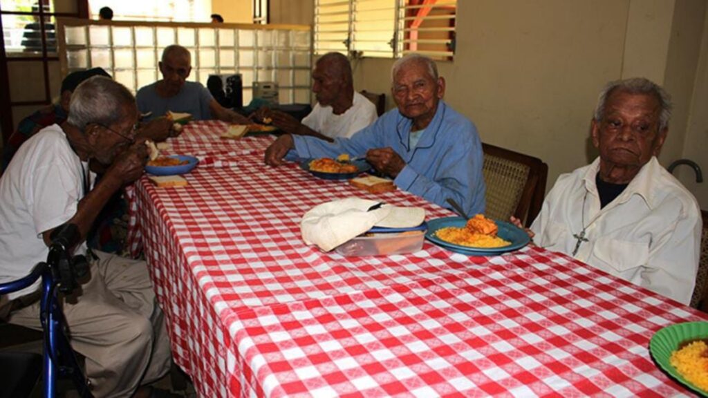 Elderly people from the Sor María Romero asylum could be left homeless due to the closure of an NGO