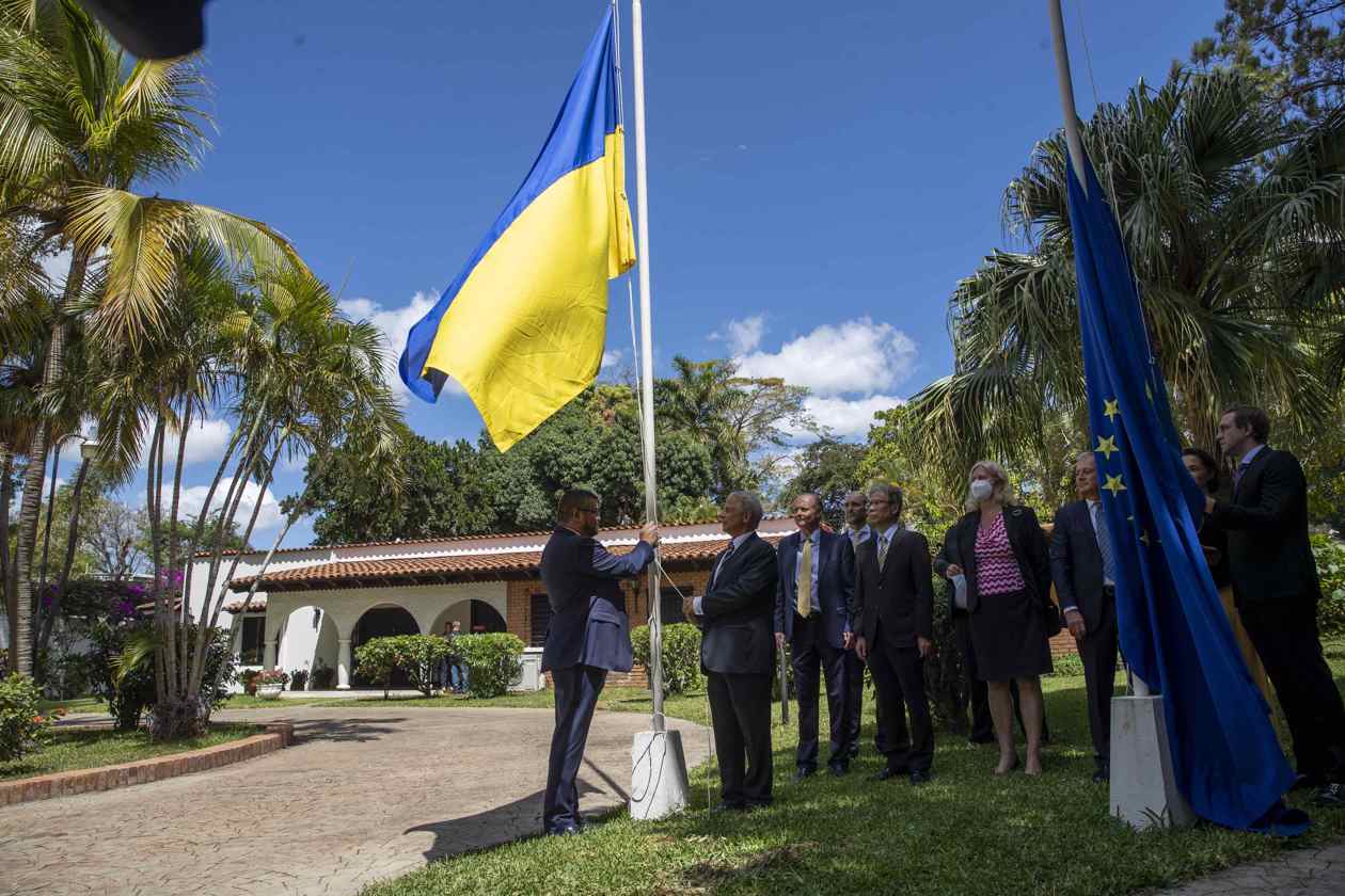 European ambassadors unite to raise the Ukrainian flag in Managua