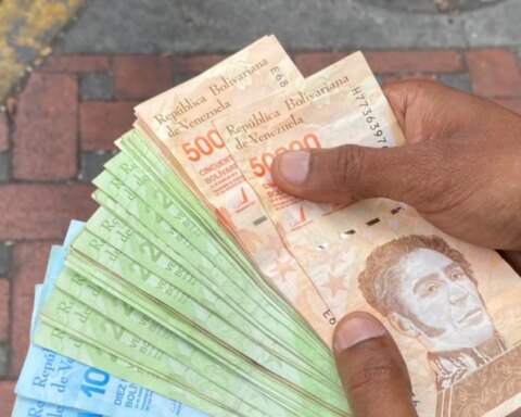 Experts see a “disguised VAT” in a new tax on payments with dollars in Venezuela