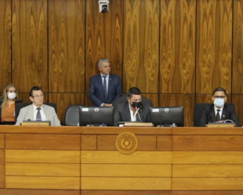 Extraordinary session surprised opponents