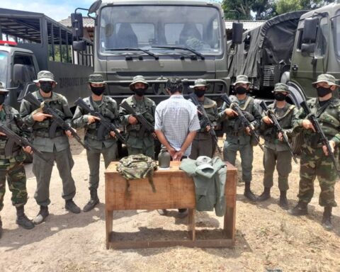 FANB captures another Colombian terrorist with military uniforms and false identification