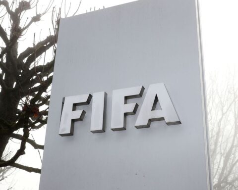 FIFA changes Ukrainian player transfer rule