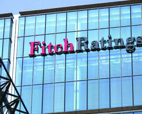 Fitch Ratings assigns a "B" rating to Bolivian bonds;  expert says the country is seen as risky
