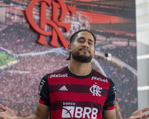 Flamengo announces defender Pablo, who was in Russia