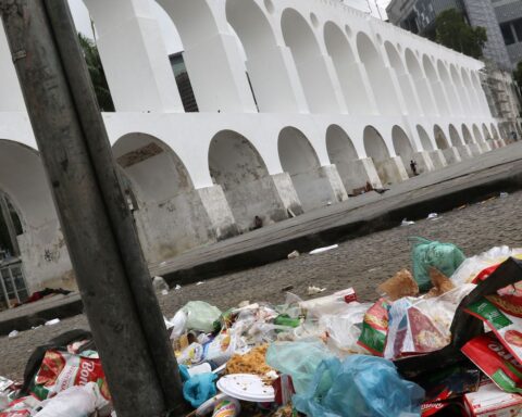 Garis from Rio de Janeiro go on strike for salary replacement