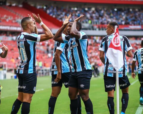 Grêmio defeats Inter in Beira Rio and is close to the final of the Gaucho