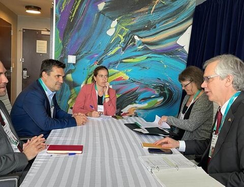 Guzmán met in Houston with directors of energy companies and US officials