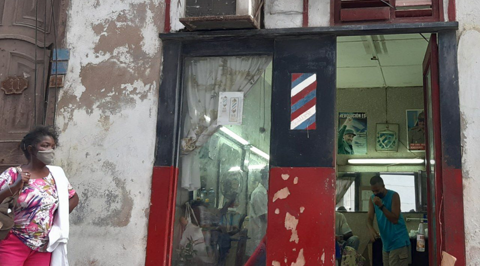 How to overthrow the Cuban regime from a barbershop in Havana