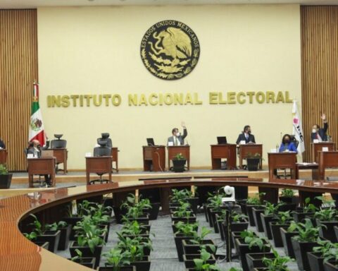 INE sanctions parties with 3.7 million pesos in the six states with elections underway