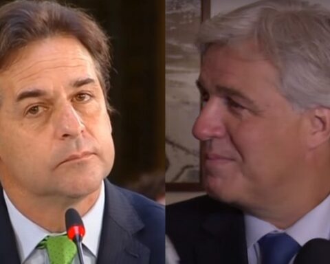 Lacalle said that Bustillo was hit for hitting for his transfers to Punta del Este with an official car