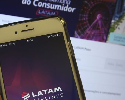 Latam suspends 21 domestic flights due to fuel increase