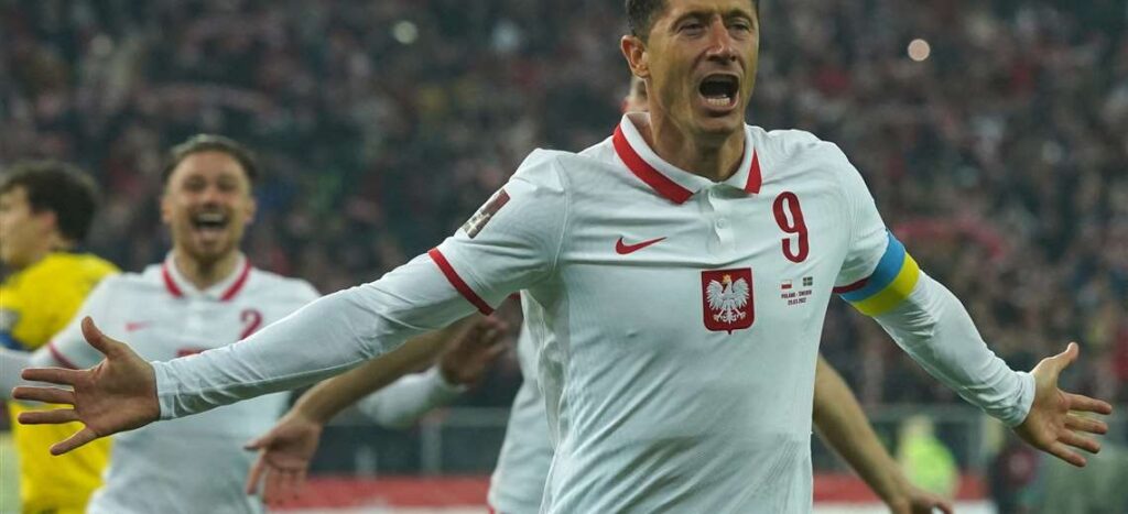 Lewandowski's Poland qualifies for Qatar2022 and leaves Ibrahimovic without a World Cup