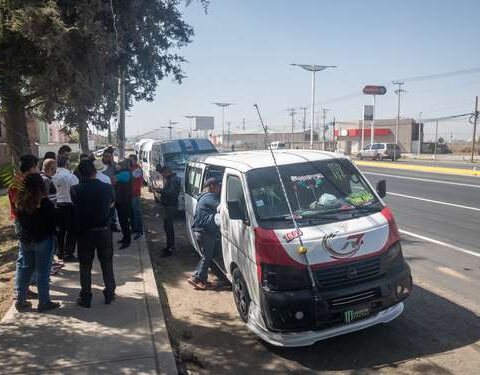 Local carriers intimidate drivers who cover the CDMX-AIFA route