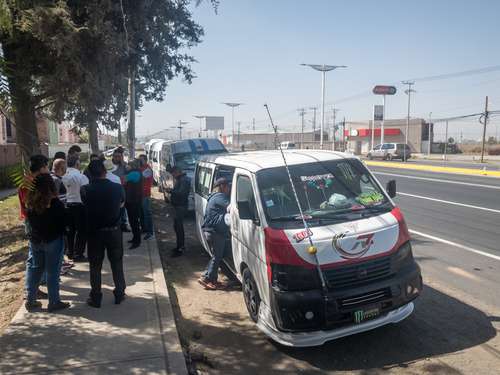 Local carriers intimidate drivers who cover the CDMX-AIFA route