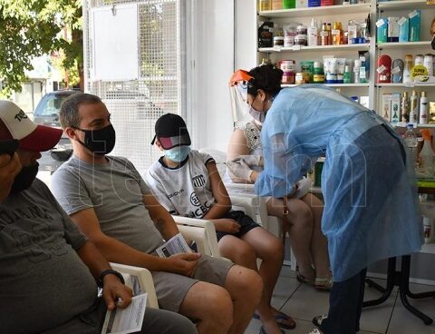 Massive vaccination centers close and the campaign continues in pharmacies