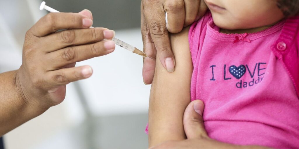 Measles and influenza vaccination of children begins on April 4