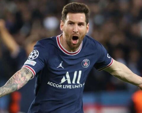 Messi would have defined to stay at PSG until fulfilling his contract